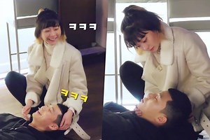 Watch: Park Seo Joon And Kim Da Mi Are Full Of Laughter While Rehearsing Sweet Scene For “Itaewon Class” | Soompi