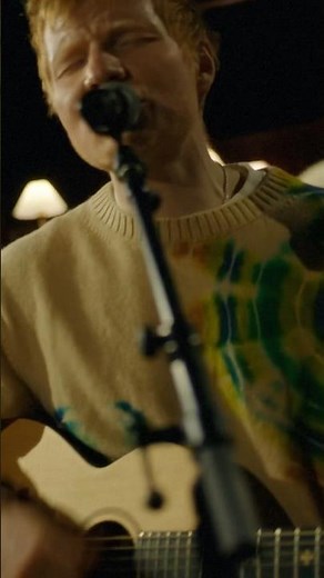 【Ed Sheeran】#エドシーラン の新曲「Old Phone」MV公開✨古い携帯を見返して感じたノスタルジー、切なさ、喜び、悲しみを歌った1曲📱#edsheeran ‪@EdSheeran‬