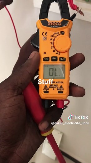 Using a Multifunctional Clamp Meter for Electrical Reading
