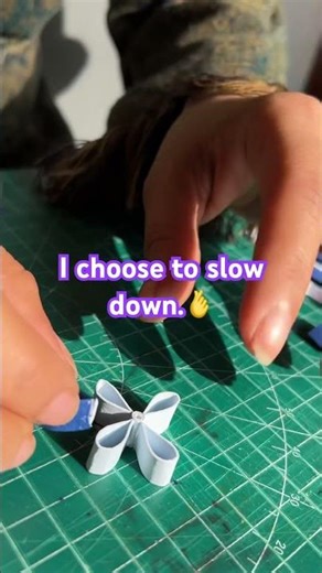 Quilling flower making l bliss ✨#quilling #quillingart #ytshorts #smallyoutuber #quillingflower