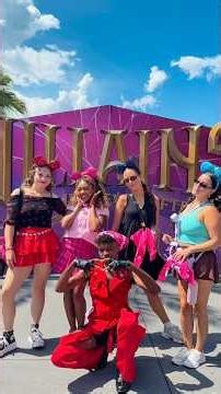 Descendants Scavenger Hunt Challenge in Walt Disney World with Disney Creators!