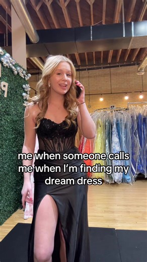 It’s time to find your dress, and of you bring mom you don’t have to worry about distracting calls 😉 #carriespromtux #beseenberemembered #promdressshopping #prom26