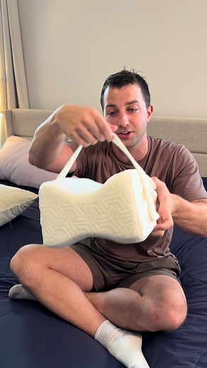 This has made such a huge difference in the mornings and throughout the night #kneepillow #orthopedicpillow #pillow #dealsforyoudays #backpainrelief