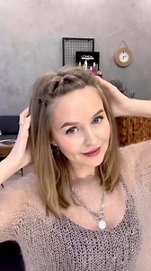 A simple everyday updo! | Make-Up & Hair Tutorials