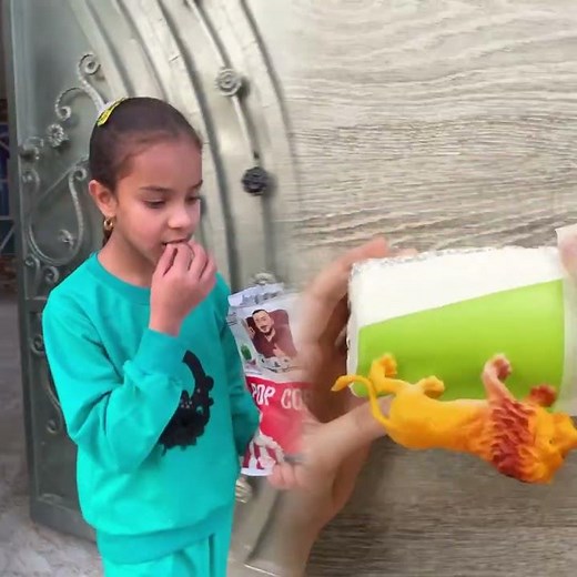 البنيه تبجي 🥺بسبب # مسكوف ابو جنة