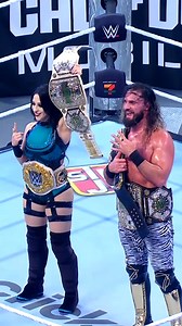 Así celebraron los Campeones #WWECrownJewel 2025 Stephanie Vaquer y Seth Rollins al final del show ☝️👥👑 | WWE Español