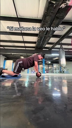 Me seeing her, My brain: Error 404.🤯 #humor #content #comedy #subscribe #laughter #funny #ytshorts