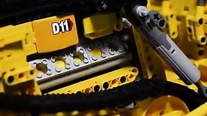 A fully Remote Controlled Bulldozer with a functioning engine 🚧 www.theblockzone.com/products/1987pcs | The Block Zone