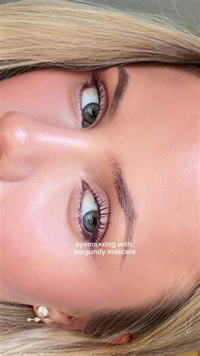 How Burgundy Mascara Creates Eye-Catching Looks