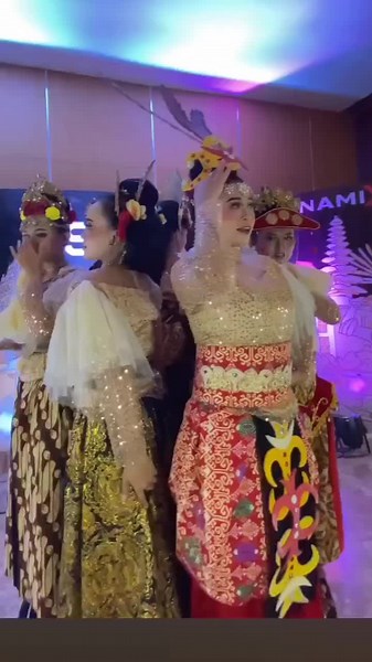 U2 Java Dancers at Gathering Event Semen Gresik Indonesia U2 JAVA STUDIO SANGGAR TARI UDAYA UPASANTA 081936558070 085736555909 #madiundance #Sanggartarimadiun #U2Javadancers #U2javastudio #dancermadiun #madiun