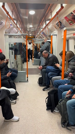 Another day on the London Overground 🚆✨ #LondonOverground #LondonLife #EverydayLondon #EastLondon #TfL #UKCommute #LondonVibes #CityLifeUK #LondonTransport #tube #citylife #uk #ukreels #londonreels #thisislondon #londonviews #LondonLife #underground #londontube #londoncity #discoverlondon #uk #ukreels | Everyday London