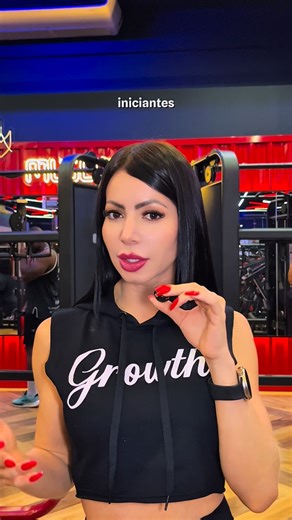 Cecília Siqueira | Personal Trainer on Instagram: "Oi, eu sou a Cecília, mas pode me chamar de Ceci 🤍 Sou personal trainer e aqui no meu perfil você vai encontrar treinos bem aplicados, conteúdo técnico de forma clara, rotina real e suplementação baseada em ciência 💪🏽📚 Meu trabalho é focado em resultado com consciência, respeitando o processo, a individualidade e a constância. Treinar bem vai muito além do físico — é construção diária. ✨ 💥 Suplementação que eu uso e indico: @growthsupplemen