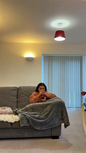 Wrapped in a blanket, sipping something warm, soaking in five minutes of peace before the next round of chaos begins. Motherhood is loud, messy, beautiful but these tiny pauses? They’re everything. And I’m from Cambridgeshire, UK. What about you? #MumLife #POVMum #QuietMoments #Soft #BusyMumLife