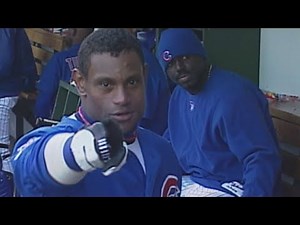 Sosa smashes his 64th home run of 2001