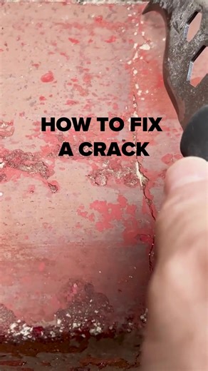 How to fix cracks so they don't come back! 👇 Ever had a crack in a wall that just keeps returning? This can happen because of small movements caused by a number of things, such as changes in humidity. To stop them coming back follow these handy steps for the perfect finish! Step 1: Rake out the crack. This provides a larger surface area for filling and ensures you'll see the full extent of the crack that needs filling. Step 2: Apply Toupret Fill-Flex. This can be done with a coating blade, trow