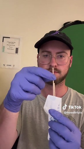 How Dirty Are the Twins? Science Experiment Revealed