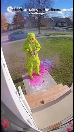 Porch exploding package box with glitter🏳️‍🌈✨🦄#porchpiratecaught #glitter #package #prank #fyp