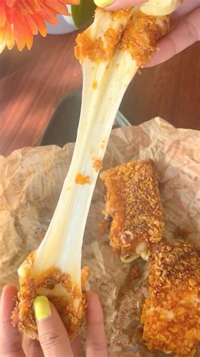 Crispy Golden Cheese Pull: Deep-Fried Mozzarella Sticks with Doritos #food #easyrecipes