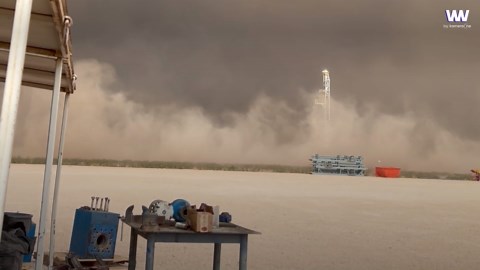 Tempestade sinistra se aproxima de plataforma de perfuração no Texas