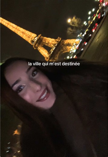 laissez moi trouver une alternance là bas 🙏🏽 #fyp #paris