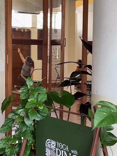 gentle practice that works deep into your connective tissues—the fascia, joints, and ligaments—helping you release tension, create space, and restore balance. In stillness, we find mindfulness. In mindfulness, we reconnect with ourselves. Slow down, soften, and allow your body and mind to meet in harmony. 💫 🧘‍♀️ Join us on the mat and experience the quiet power of yin in every Friday evening ✨🤍 #ChiangMaiYoga #โยคะเชียงใหม่ #YogaInChiangMai #清迈瑜伽 #チェンマイヨガ #สตูดิโอโยคะ #โยคะเพื่อกายและใจ #Chia