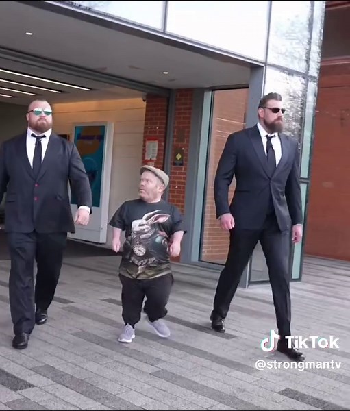 Eddie Hall & The Dutch Giant's Hilarious Security Prank