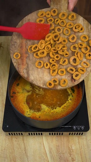 Agar ap missi roti ke atte ki choti rings bana len