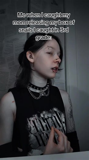 I was obsessed with snails as a kid I brought so many snails inside #snails #hellomom #whatareyoudoingwithmystuff