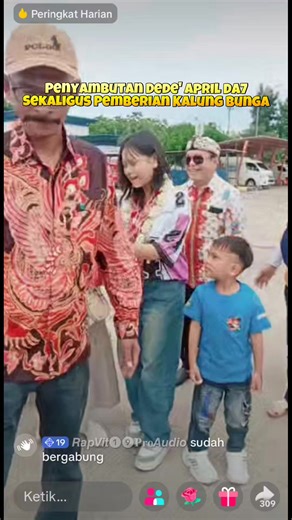 Penyambutan Dede' April yang Memukau di Cirebon