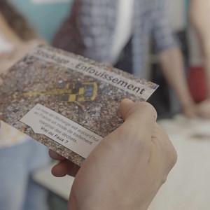 6K views · 30 reactions | Avez-vous déjà entendu parlé des fresques comme la fresque du climat ? 類 Loca'terre a décidé de suivre Marie-Jo pour une fresque sur l'économie circulaire, ouvert à tous, ces ateliers collaboratifs et pédagogiques ont pour but de sensibiliser sur les enjeux climatiques. Regardez un extrait  | Réunion la 1ère | Facebook