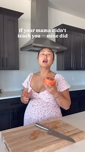 🍊How to eat a grapefruit 💕 #howto #grapefruiting #grapefruits #summertime #seasonal #juicyfruits #happyfriday #pregnancy | Mia Sanchez