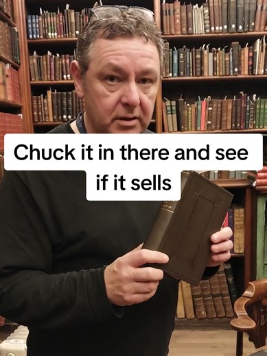 Replying to @saraphimatalks First edition of Charles Darwin's little known scribblings on evolution at The Leeds Library #leedslibrary #Darwin #library #firstedition