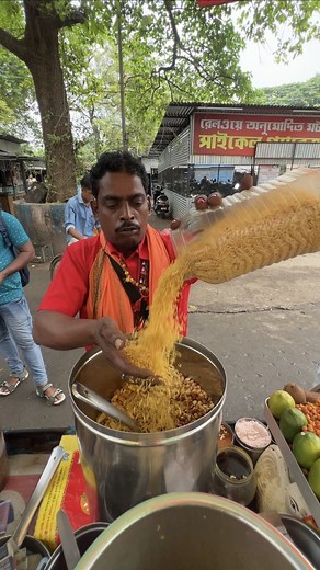Murshidabad Berhampore's Most Popular Bucket Jhal Muri Wala | Food India