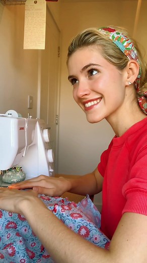 Sewing a Vintage 70s Dress with ABBA | DIY Outfit Tutorial