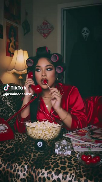 90s Dreamy Aesthetic Trend with Ghostface