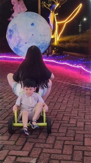 Play, Laugh & Glow: Kids Enjoy Bright and Fun Glow in the Dark Playground #kidsplay