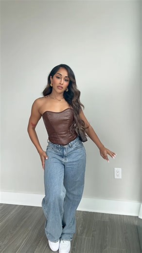 Fashion Hack - How To Make Loose Jeans Snatched #JeansHack