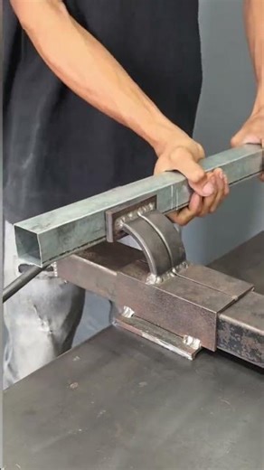 DIY Handcrafted Bench Vise - Super Stable & High-Performance Hardware Tool