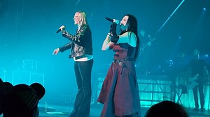 Evanescence featuring Lzzy Hale of Halestorm covering 'Heavy' by Linkin Park on their 2021-22 tour! Nice work! | Linkin Park Live