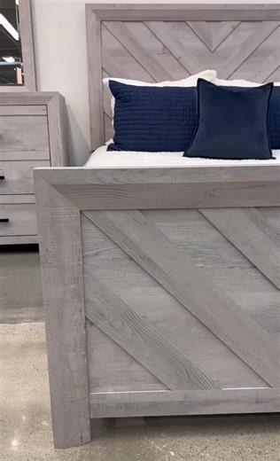 What’s stopping you? We’ve got incredible savings and offers you won’t want to miss! #bedroomcheck #presidentsday #livingroom #furniture #homedecor