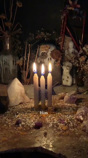 Discover True Intentions Candle Reading 10 out of 10X 🕯️🕯️👀 I see it #candlespell #readings #witchcraft #witchtok #spiritualtiktok #energyhealing #truth #spells #divination #divinationtok #cheater #signs #555