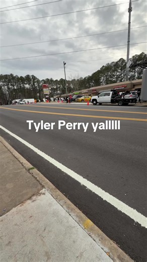 mayaisthebest5 (@mayaisthebest53)’s video of tyler perry wigs