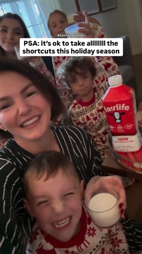 fairlife on Instagram: "Whether you enjoy homemade or pre-made holiday cookies, nothing says holiday magic like cookies + glass of creamy fairlife ultra-filtered milk🥛🍪 📷: @lovelyluckylife #fairlifeHolidayMoments"