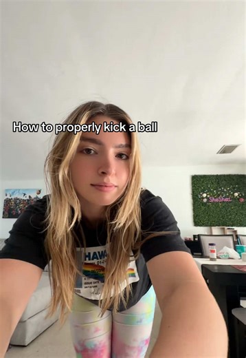 Carley 🎂 (@carleycakeee)’s video of How To Play Soccer