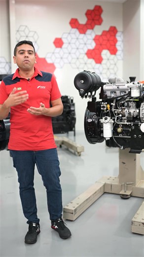 Os motores da família R fazem parte da linha G-Drive da FPT Industrial e foram desenvolvidos para atender diferentes demandas de geração de energia e aplicações estacionárias. O G-Drive R24, com 2,4 litros e quatro cilindros, entrega entre 20 e 40 kVA, enquanto o G-Drive R38, com 3,8 litros, oferece potências de 60 a 70 kVA e até 87 hp na versão IPU. Ambos contam com sistema de injeção mecânico robusto, ideal para as condições de combustível da nossa região, e têm todos os itens de manutenção di