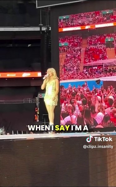 Sabrina Carpenter got 80,000 people to scream WHAT?! 🥵🌶️#sabrinacarpenter #shorts #concert #celebrity #fyp