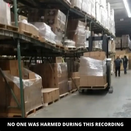 Safety Fails on Instagram: "This is WHY Rack Damage Is a Serious Hazard – Bent Bracing Causes Full Warehouse Rack Collapse🤯 @safetyfails1 - Let’s Increase Workplace Safety #accident #accidents #construction #construção #safety #safetyfirst #maintenace #oil #oilchange #slip #laddersafety #risk #risky #firesafety #training #fails #eletrical #hardhat #PPE #fire #crane #cpr #cranefails #welding #warehouse #ladder"