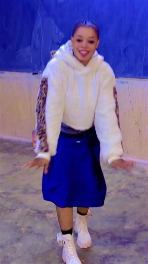 Vidéos de Divine🇧🇫Congo🇬🇭la poutine (@divinecongolapoutine1) avec son original - Patrimoine du Faso 💎 🇧🇫