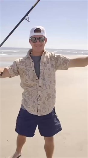 Rediscover the outdoors with confidence. 🏔️ Feel up to 40% more leg power and reduced energy strain.🦵 Enjoy longer walks, family trips, and winter activities with ease.🚶‍♂️ Experience lighter, stronger steps — wherever you go. Move beyond limits. Powered by Hypershell. ⚡ | Hypershell