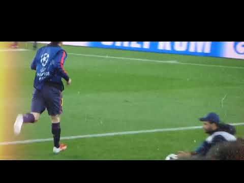 The crowd went mad when leo messi started warm-up!❤️🔥\nThe best Messi of all time.